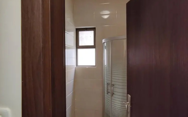 14 Lovely 1-bedroom Rental With Services Nearby