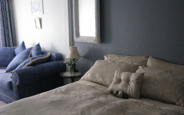 A Winter-Rose Cottage B&B