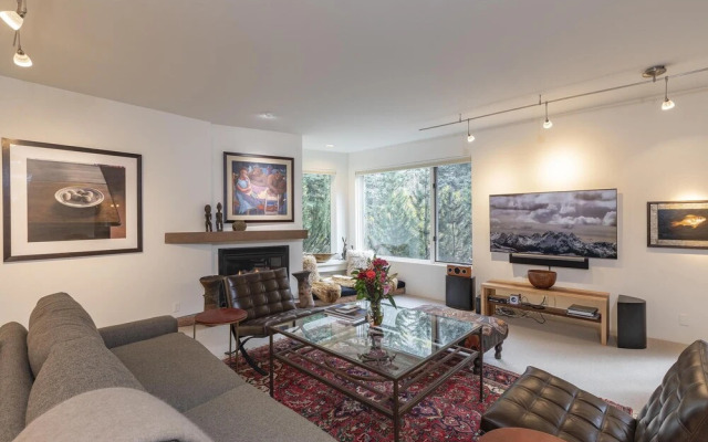 River's Edge Retreat by Exceptional Stays