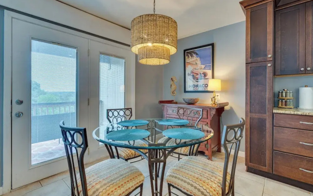 Modern Point Venture Vacation Rental w/ Deck!