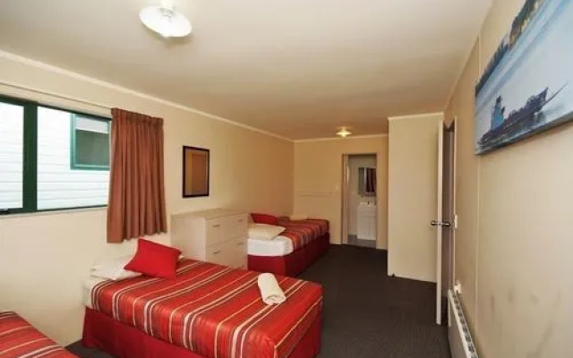 Omokoroa Kiwi Holiday Park