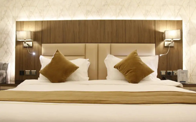 Dan Golden Hotel & Lounge