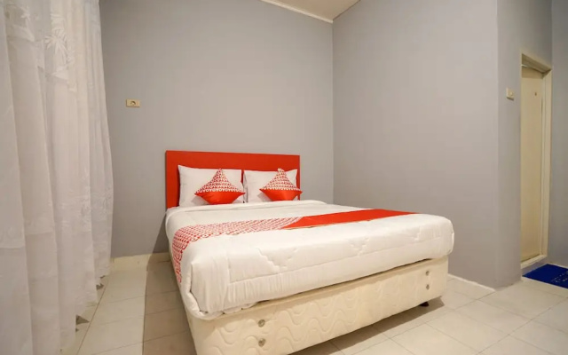 Oyo 1026 Cendrawasih Homestay