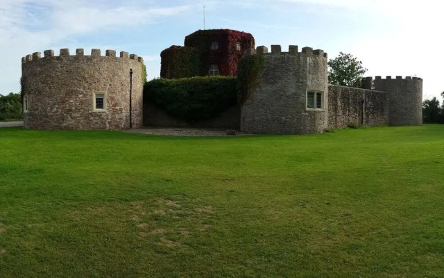 Walton Castle