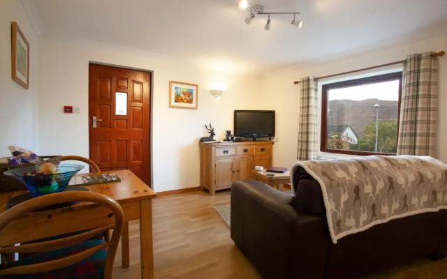 Lochview House Apartment