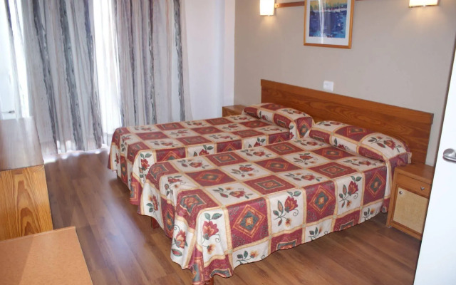 Hostal Arenal Pins