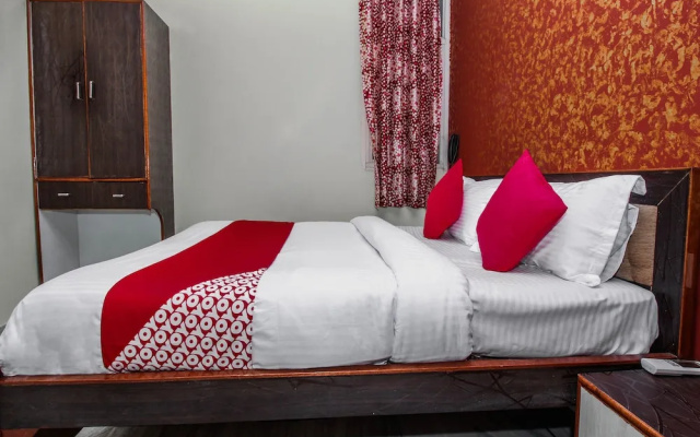 OYO 15242 Hotel Rathi Palace