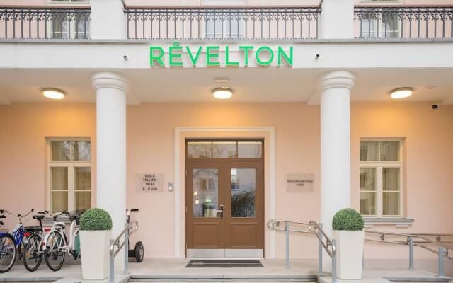 Отель Revelton Suites Tallinn вид на фасад