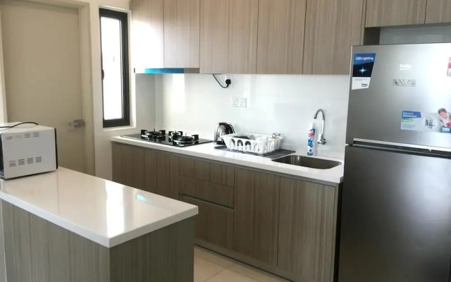 The Raffles Suites by Stayshare Homes