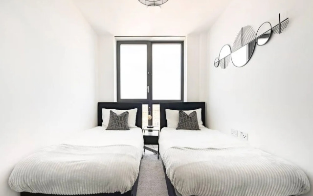 2 Bed Penthouse - Balcony - Smoking - Parking