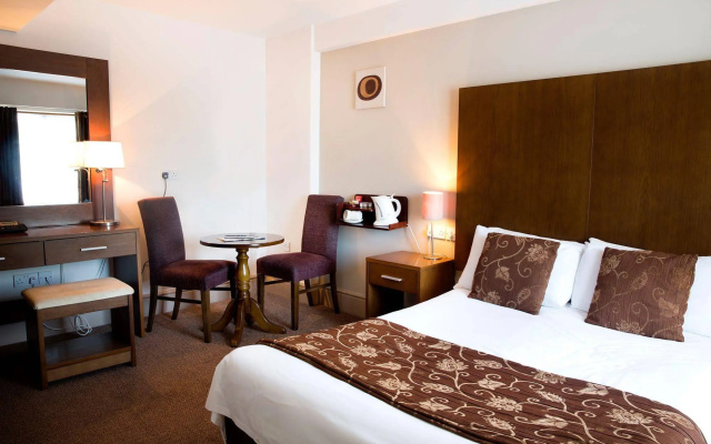 The Gateway Hotel
