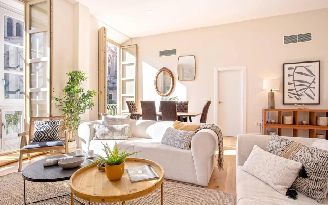 Exclusive 3BD apartment near Cathedral. San Agustin VI
