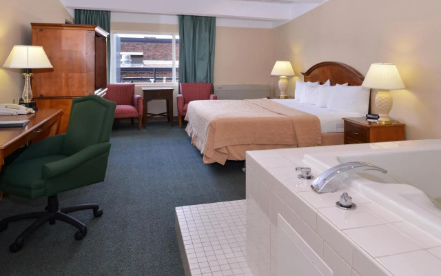 Americas Best Value Inn - Campus View