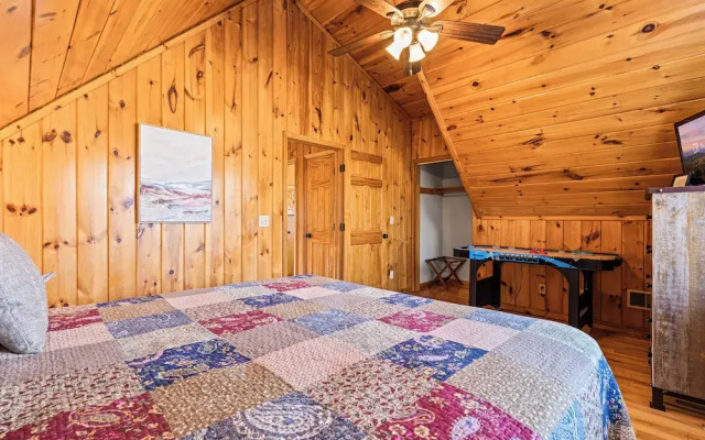 Bear Hideaway Cozy 3BR Cabin