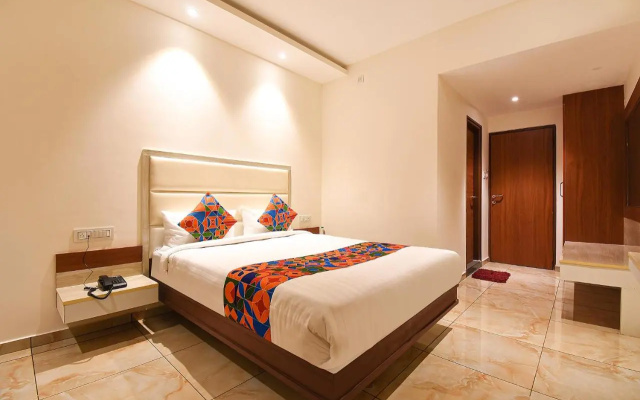 FabHotel High Rise