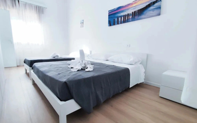 Modern Apartment Near the Beach