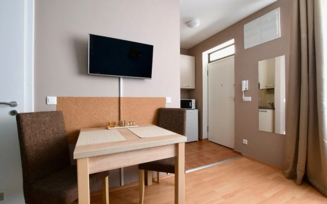 Standard Apartment by Hi5 - Garay