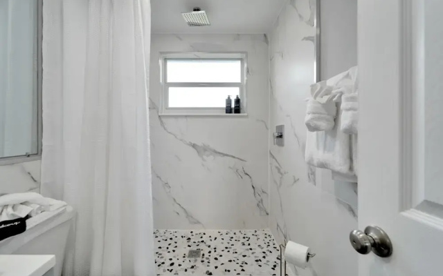 8818 Rocky Creek Drive, Unit B