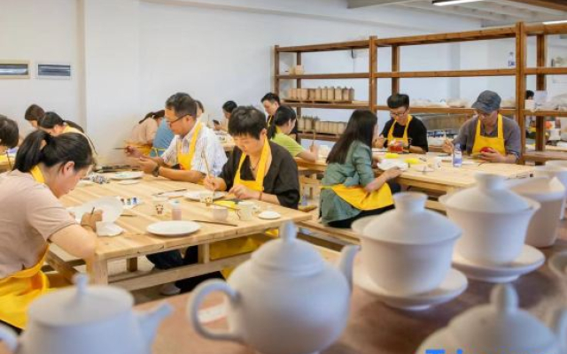 TaoliYijia Porcelain Culture Hotel