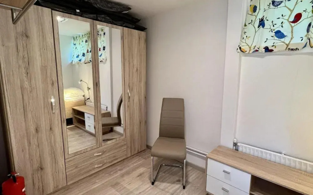 Pet-friendly Bungalow Near Beach