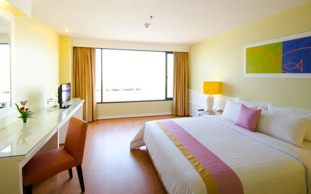 Tongtara Riverview Hotel
