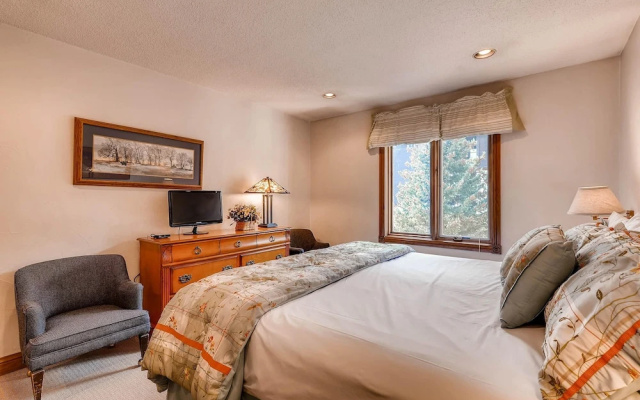 Westwind 406 2BD 2BA Gold Condo