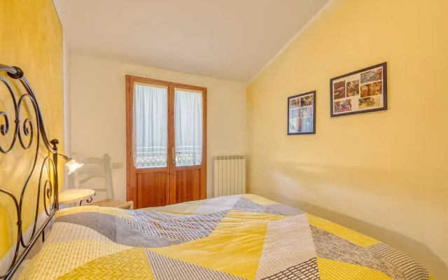 Mustard apt With Shared Pool