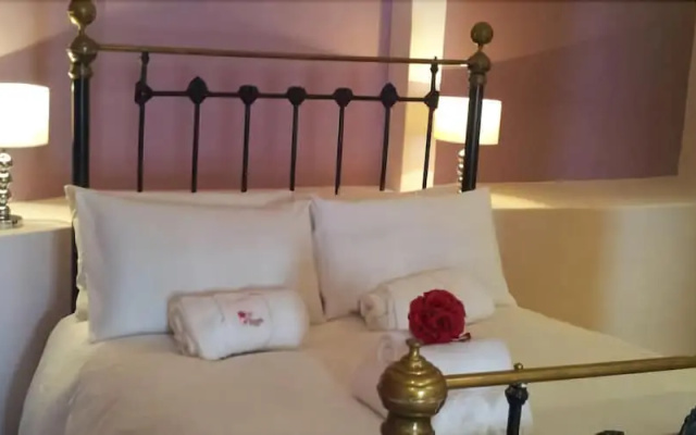 Rose Manor