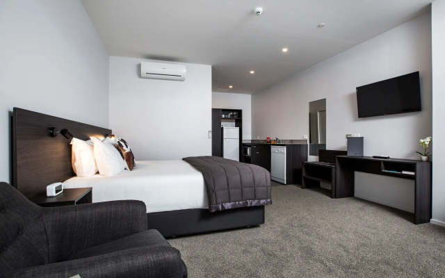 The Metrotel Motel