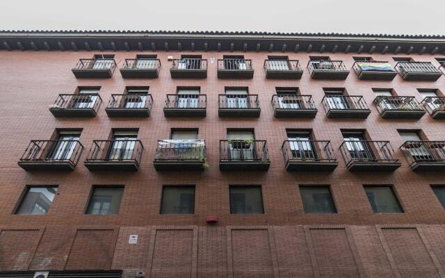 Отель Malasaña Residence by Allo Maisons вид на фасад