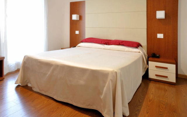 Hotel Mezzaluna