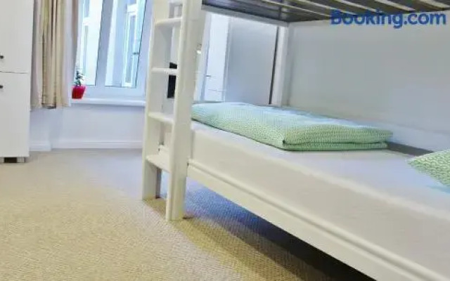 Tree House HOSTEL