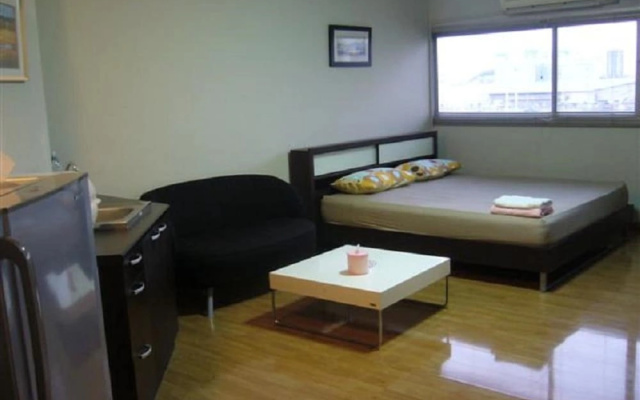 DMK Don Mueang Airport Guest House