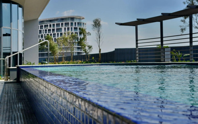 Courtyard Hotel Waterfall City