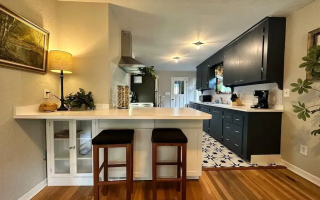 Seattle's Starlight Bungalow