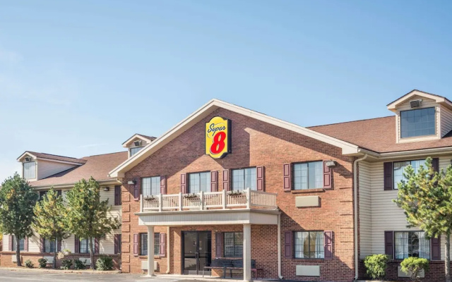 Super 8 Madison/Hanover Area