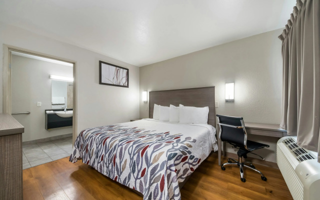 Red Roof Inn San Antonio E – Frost Bank Center