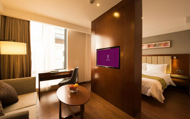 Yitel Hotel (Shanghai Lujiazui Financial District Fangdian Road Subway Station Branch)