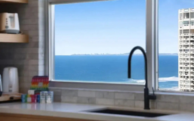Surfers Paradise Stay With Resort-style Amenities