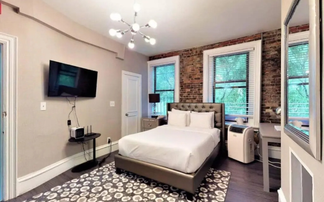 L 3-33 Stylish Private Studio in Boston!