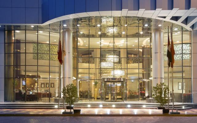 City Seasons Hotel Dubai вид на фасад
