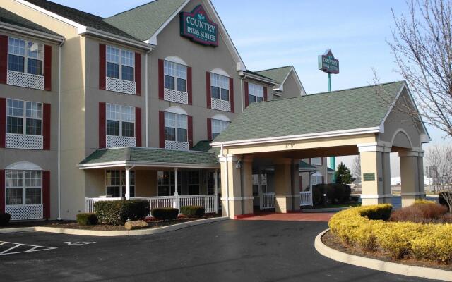Отель Country Inn & Suites By Carlson Columbus West Колумбус вид на фасад