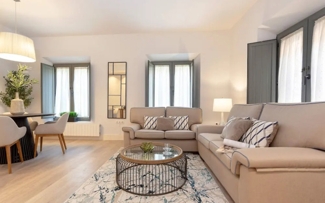 Bright Apartment in Granada Varela