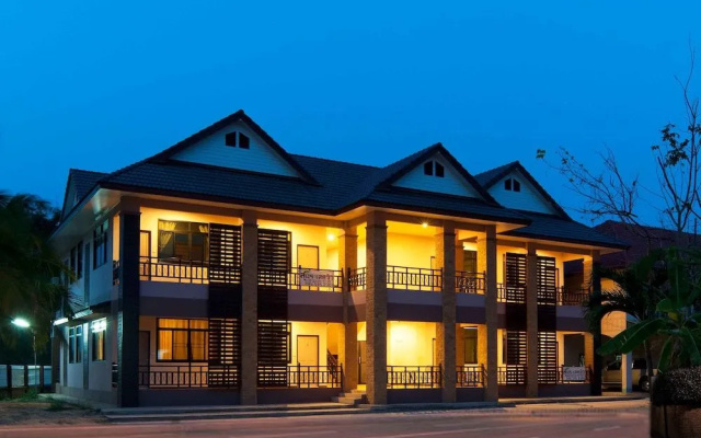 Suporn Lakeview Service APT & Homestay