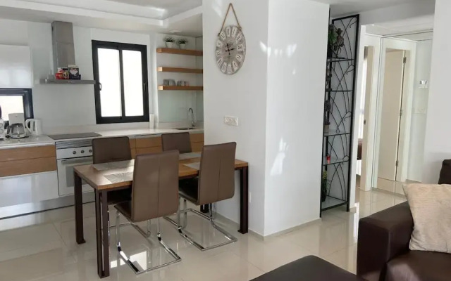 Sunny Penthouse Near Zenia Beach