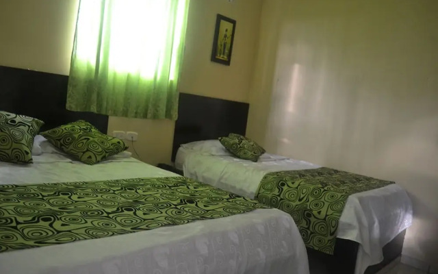 Hotel Calarca N1