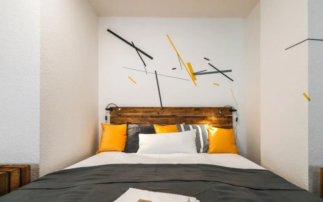 Nice and clean hostel room for 3 2C