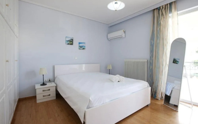 Ano Glyfada- A Big Comfortable Apartment