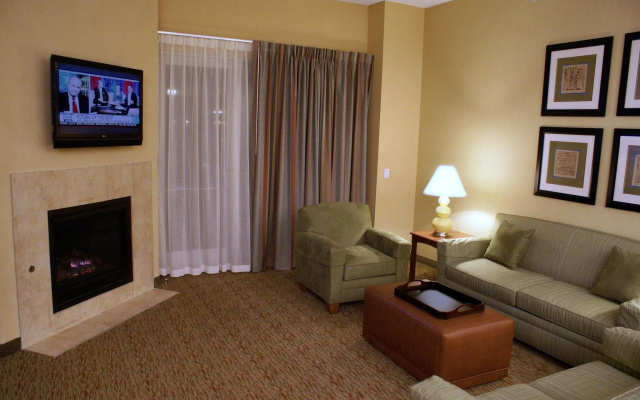 Homewood Suites by Hilton Phoenix Airport South