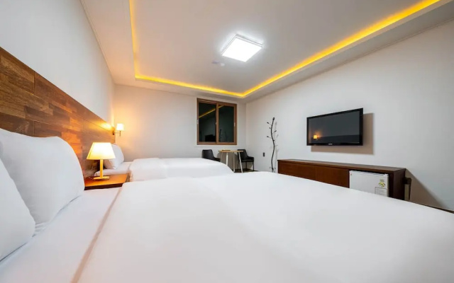 F-one Hotel